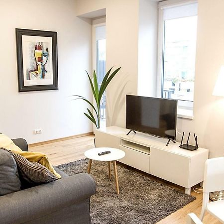 Modern 1Bd Apartment In Old Town By Hostlovers 考纳斯 外观 照片